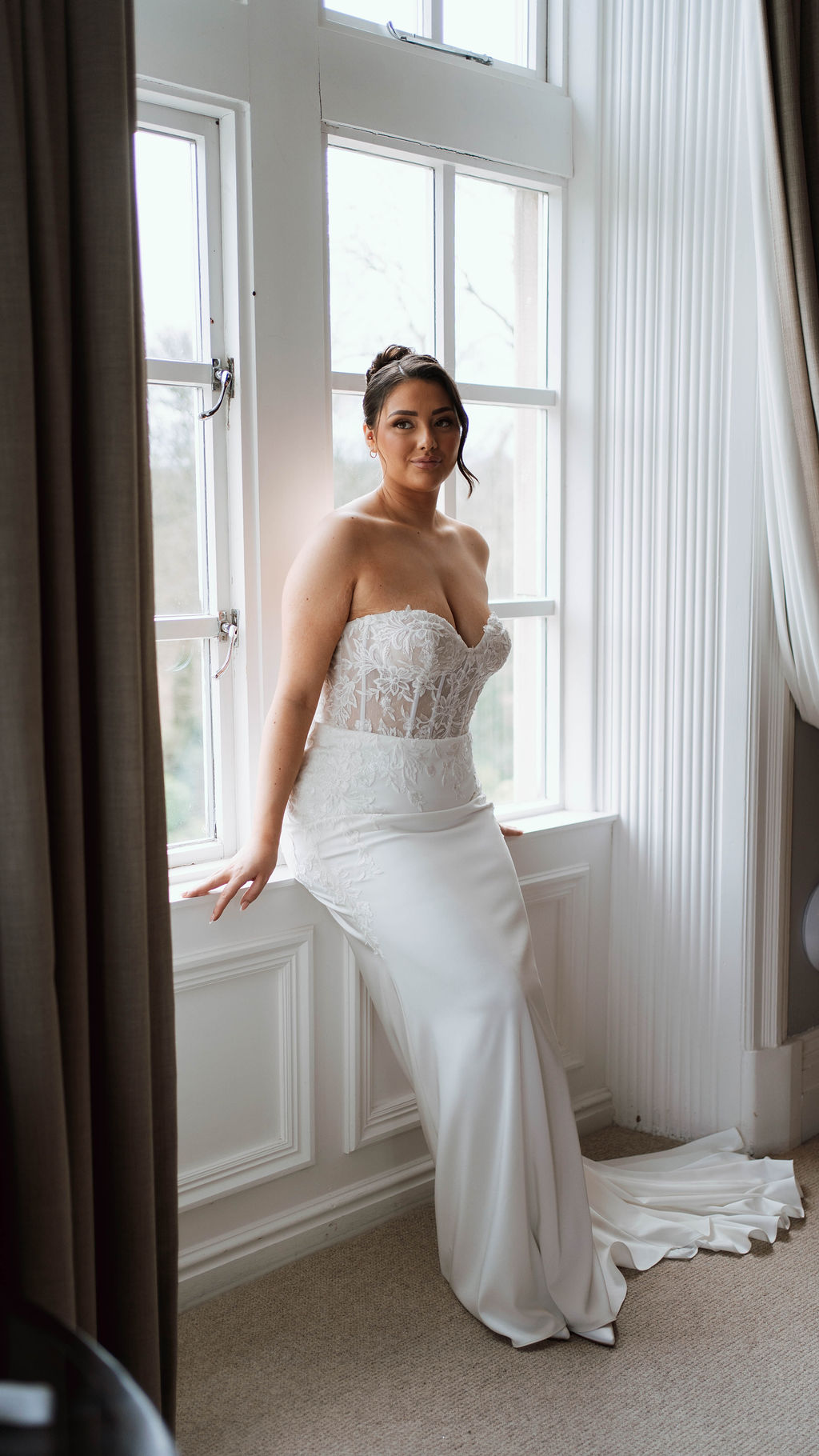 WD186 | British Bridal Core | Wedding Dress